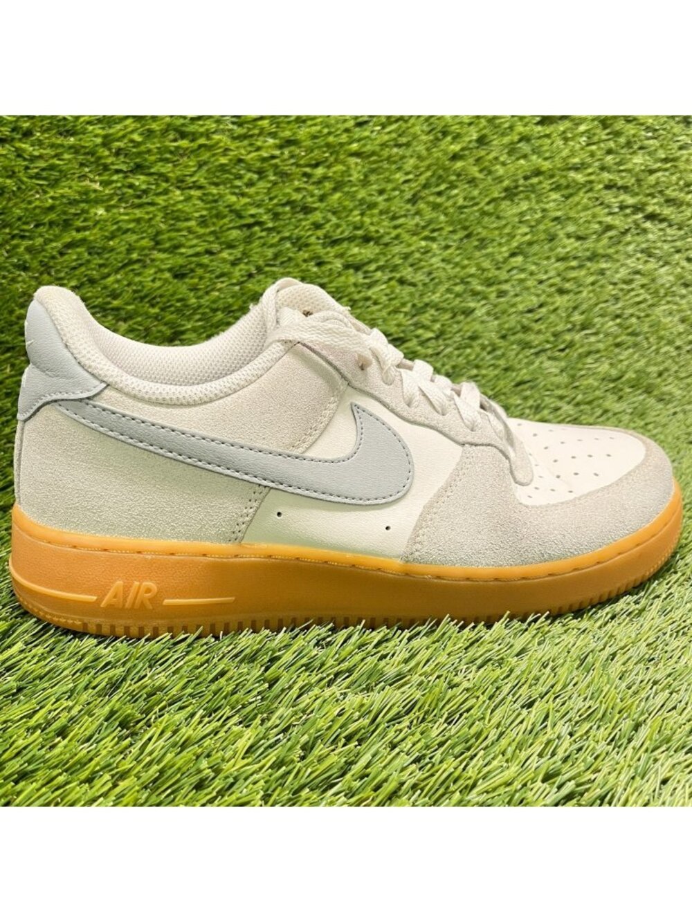 Nike Air Force 1 Low '07 LV8 Mens Size 8.5 White Gray Athletic Shoes Sneakers